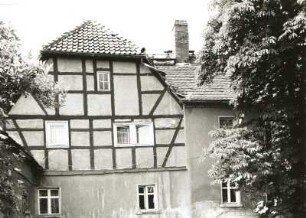 Großpösna-Dreiskau-Muckern, Dorfstraße 38. Ehemalige Getreidemühle (um 1790). Giebelfront