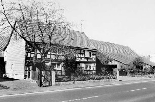 Doppelwohnhaus, Fachwerk; Wächtersbach, Frankfurter Straße 29, Frankfurter Straße 27