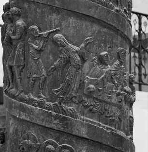 Bernwardssäule & Christussäule — Tanz der Salome