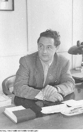 Dresden. Technischen Hochschule Dresden (ab 1961 Universität), Prof. Dr. Ing. Stamm, zuvor Direktor des Transformatoren- und Röntgenwerkes Dresden, 1954 & Dresden. Technischen Hochschule Dresden (ab 1961 Universität). Portraits von Professoren: Kurt Ernst Koloc (Rektor 1949-1953), Heidebroek, Stamm, Walter Frenzel, 1957