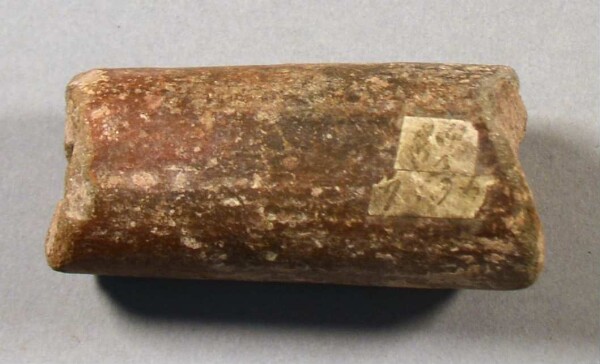 Clay pipe (fragment)