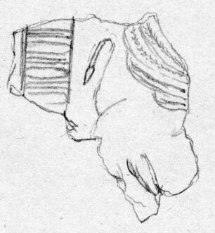 Fragment eines Blechs. Von der Darstellung erhalten ist der Hinterteil einer sitzenden Sphinx. Links abschließendes Eierstabornament, ...