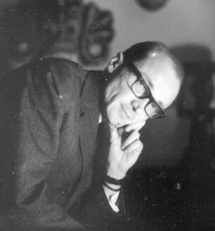 Porträt Prof. Wolfgang Ullrich (1950-1973 Direktor des Zoologischen Gartens Dresden) in seiner Wohnung Wiener Straße