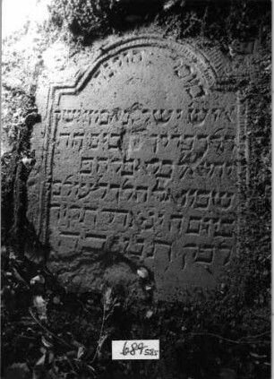 Grabstein 689