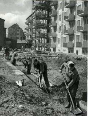 Aufbauarbeit im Rahmen des Nationalen Aufbauwerkes