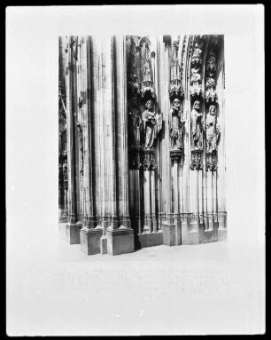 von innen nach außen: Petrus, Andreas, Jakobus major, Judas Thaddäus, Thomas, Matthäus, Simon