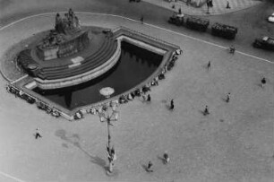Jan-Hus-Denkmal (1915) vom Turm des Altstädter Rathauses