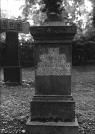 Grabstein 382 [Hahn S.140 Grab-Nr. 1011]