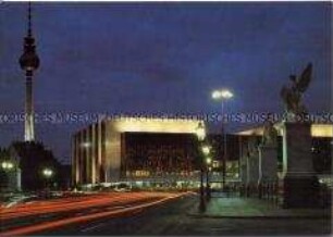 Palast der Republik bei Nacht