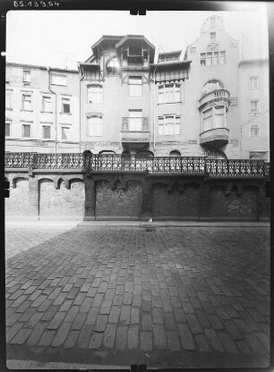 Altenburg, Ringstraße 6. Wohnhaus mit Laden (um 1910). Straßenfront (Teilansicht)