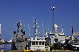 Schiffe im Hafen von Reykjavik : Schiffe, aufgenommen im Alten Hafen der isländischen Hauptstadt Reykjavik, aufgenommen am 29. Mai 2012