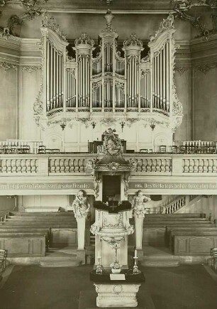 Saarbrücken. Ludwigskirche. Innenansicht : Saarbrücken. Ludwigskirche. Blick auf Orgel, Kanzel und Altar
