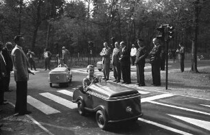 Einweihung der Jugendverkehrsschule am Engländerplatz.