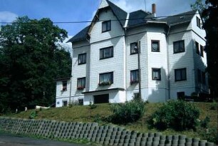 Haus gegenüber dem Glaswerk; Zwerchhaus