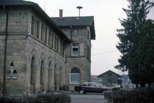 Goldshöfe Empfangsgebäude Bahnhofsvorplatz