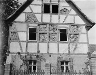 Tagebau Böhlen. Wohnhaus in Zeschwitz