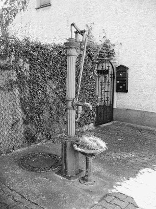 Brunnen; Walluf, Mühlstraße