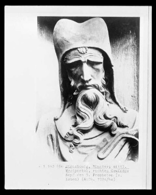 Mittleres Westportal — Rechtes Gewände: Propheten — 5. Gewändefigur: Prophet