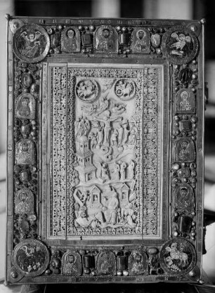 Perikopenbuch Kaiser Heinrichs II. für den Bamberger Dom — Vorderdeckel mit Elfenbein