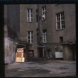 Diapositive: Leuschnerdamm 15-17, 1982