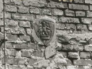 Dresden-Friedrichstadt, Schlachthofring 6. Signet von Hans Erlwein an einer Schlachthalle für Großvieh des ehem. Städtischen Vieh- und Schlachthofs (1902-1910, H. Erlwein)