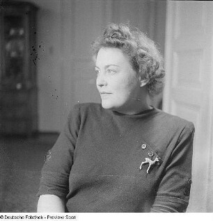 Porträt der Kammersängerin Elfride Trötschel