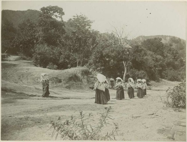 Procession to the candle blessing