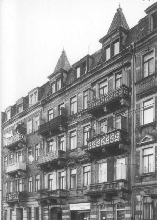 Dresden-Neustadt, Bischofsweg 56. Wohnhaus mit Laden (um 1895). Straßenansicht