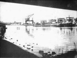 Eisenhüttenstadt, Wohnbebauung und Hafenanlagen am Oder-Spree-Kanal