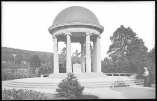 Bad Elster. Im Louisa-See Park, Tempel