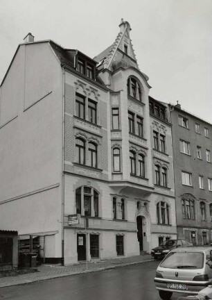 Wohnhaus mit Laden : Plauen-Dobenau, Melanchthonstraße 43. Wohnhaus mit Laden. Straßenansicht