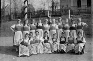 Frauenverein Steinbach in Tracht