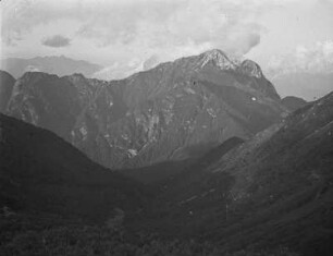 Blick zum Mount Kaikoma (Kaikoma-ga-take) (2967 m) : Landschaftsausschnitt mit Gipfel