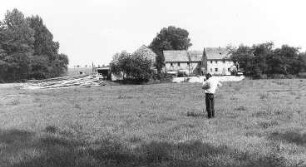 Löbau-Bellwitz. Buschmühle, im Vordergrund Günter Rapp