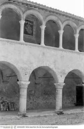 San Pietro in Valle, Klosterkirche, Kreuzgang