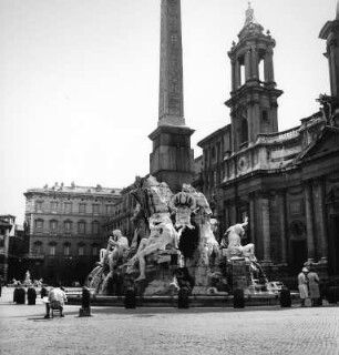 Fontana dei Quattro Fiumi : Fontana dei Quattro Fiumi (1648/1651; G. L. Bernini). Rom, Piazza Navona