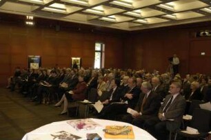 Teilnehmer während der Festansprache