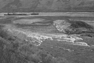 Niedrigwasser am Rhein zwischen Bingen und Oberwesel 1959