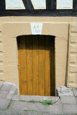 Detail voriges Bild: Kellertür Dorfplatz 2 mit Sturzinschrift A.R. 1818