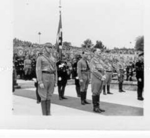 Raumbildband. Reichsparteitag der Arbeit. 100 Bilder. Beim großen Appell der SA,SS und NSKK, während des Aufmarsches der Fahnen.
