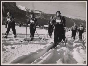 BDM-Mädchen beim Langlauf in Garmisch-Partenkirchen