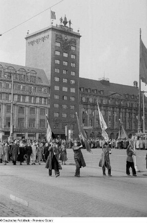 Demonstrationen in der Innenstadt anläßlich des 36. Jahrestages der Oktoberrevolution