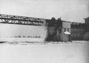 Eisbildung im Oberwasser Wehr Viereth/Main