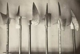 Klingen verschiedener mittelalterliche Stangenwaffen