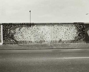 Touch The Wall : Touch The Wall. Bild 69 der East Side Gallery