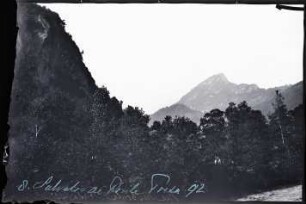 Luganer See (Lago di Lugano). Monte San Salvatore, von Ponte Tresa aus gesehen