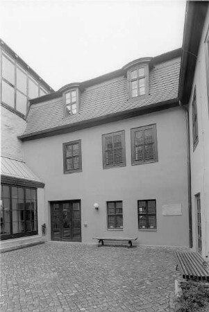 Halle (Saale), Große Nikolaistraße 5. Händel-Haus ("Zum Gelben Hirsch", Geburts- und Wohnhaus des Komponisten Georg Friedrich Händel) (im Kern 13. Jahrhundert, Umbauten 16.-18. Jahrhundert, 1771/1772). Kleiner Innenhof gegen Süd-Flügel