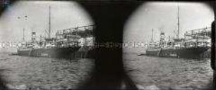 Schiff im Hafen