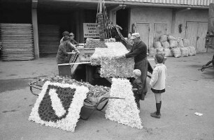 Teilnahme der Stadt Karlsruhe am großen Landauer Blumenkorso.