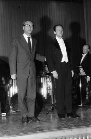 Donaueschingen: Donaueschinger Musiktage; Roman Haubenstock-Ramati (Israel); Beifall